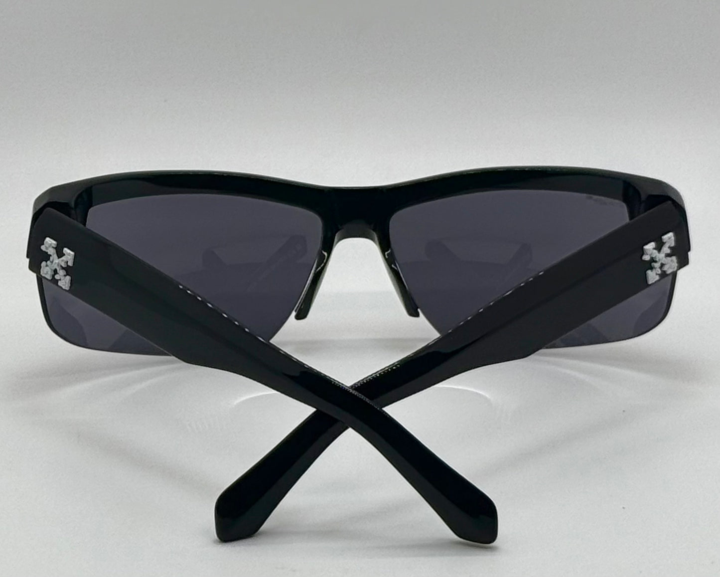 Vintage Off-White Black Shield Wraparound Sunglasses Model Oeri068 1007