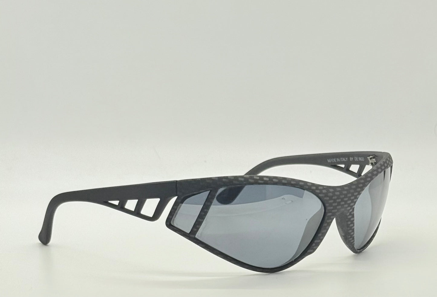 Fila Mod.8862 Col.9714 Y2K Vintage Deadstock Carbon Fiber Wrap Sunglasses Italy