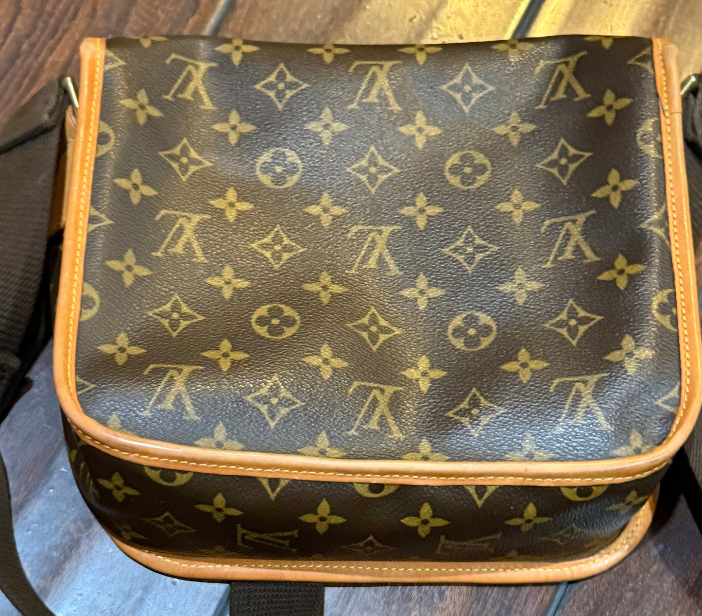 Louis Vuitton Monogram Reporter PM Crossbody Bag – Authentic 2009