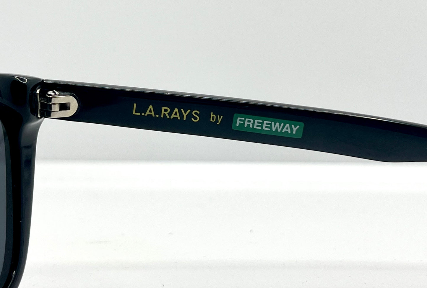 John Baldessari x Freeway Eyewear – “I Will Not Look at Any More Boring Art” – L.A. Rays Artist Series – Rare C1 – Full Kit-Unworn