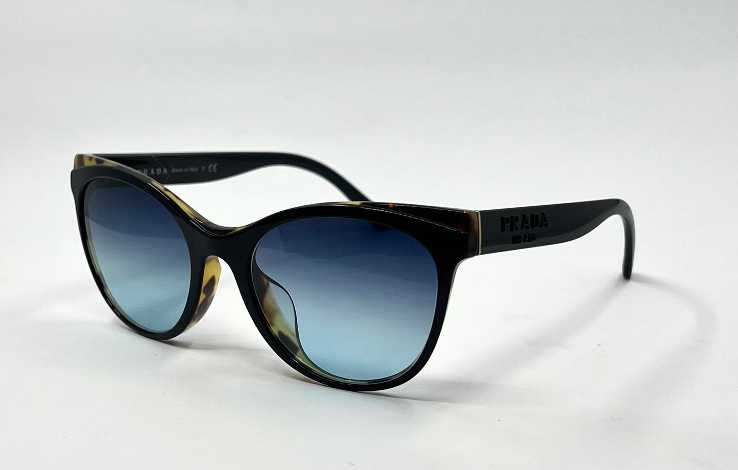 Prada Cat-Eye VINTAGE Sunglasses VPR 05W-F / New Deep Blue Custom Gradient Tinted Lenses