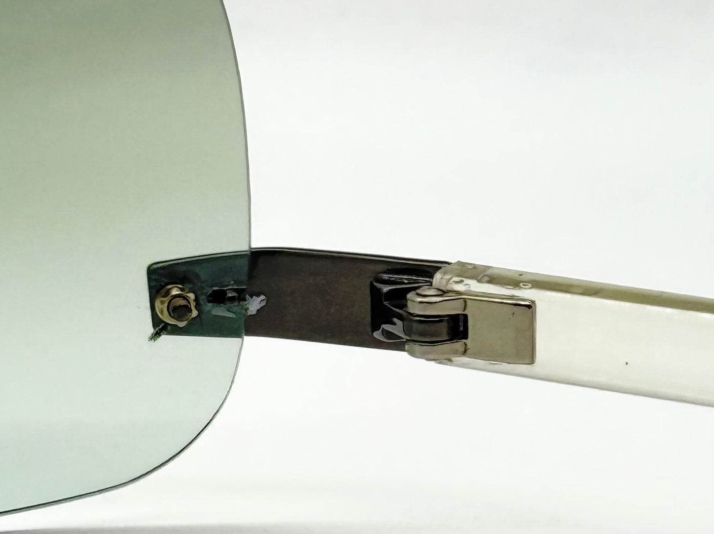 Hilton Firenze ’03 – Vintage Deadstock Y2K Rimless Sunglasses – Green Gradient Italy