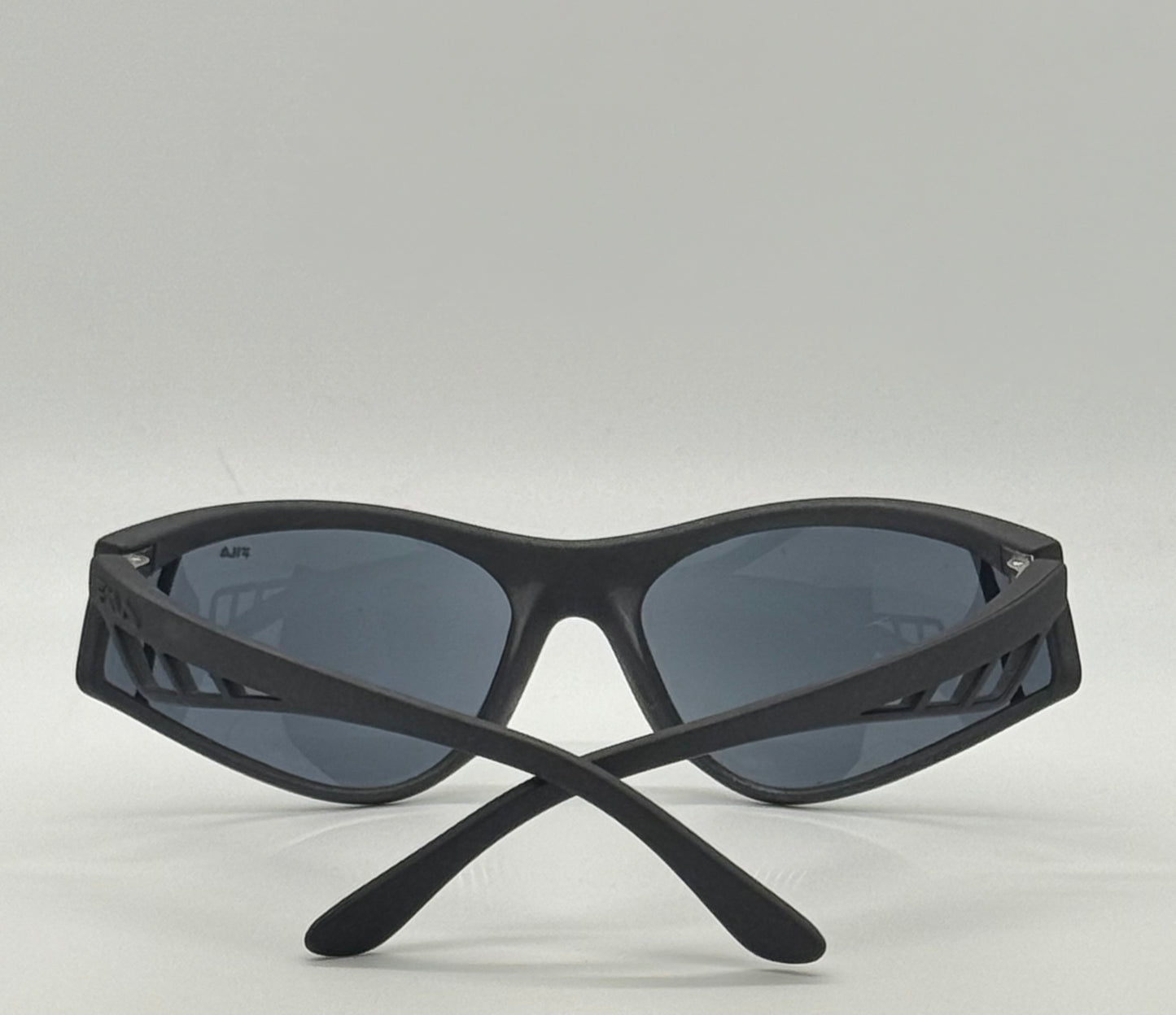 Fila Mod.8862 Col.9714 Y2K Vintage Deadstock Carbon Fiber Wrap Sunglasses Italy