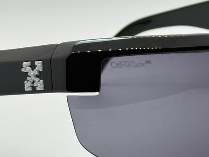 Vintage Off-White Black Shield Wraparound Sunglasses Model Oeri068 1007