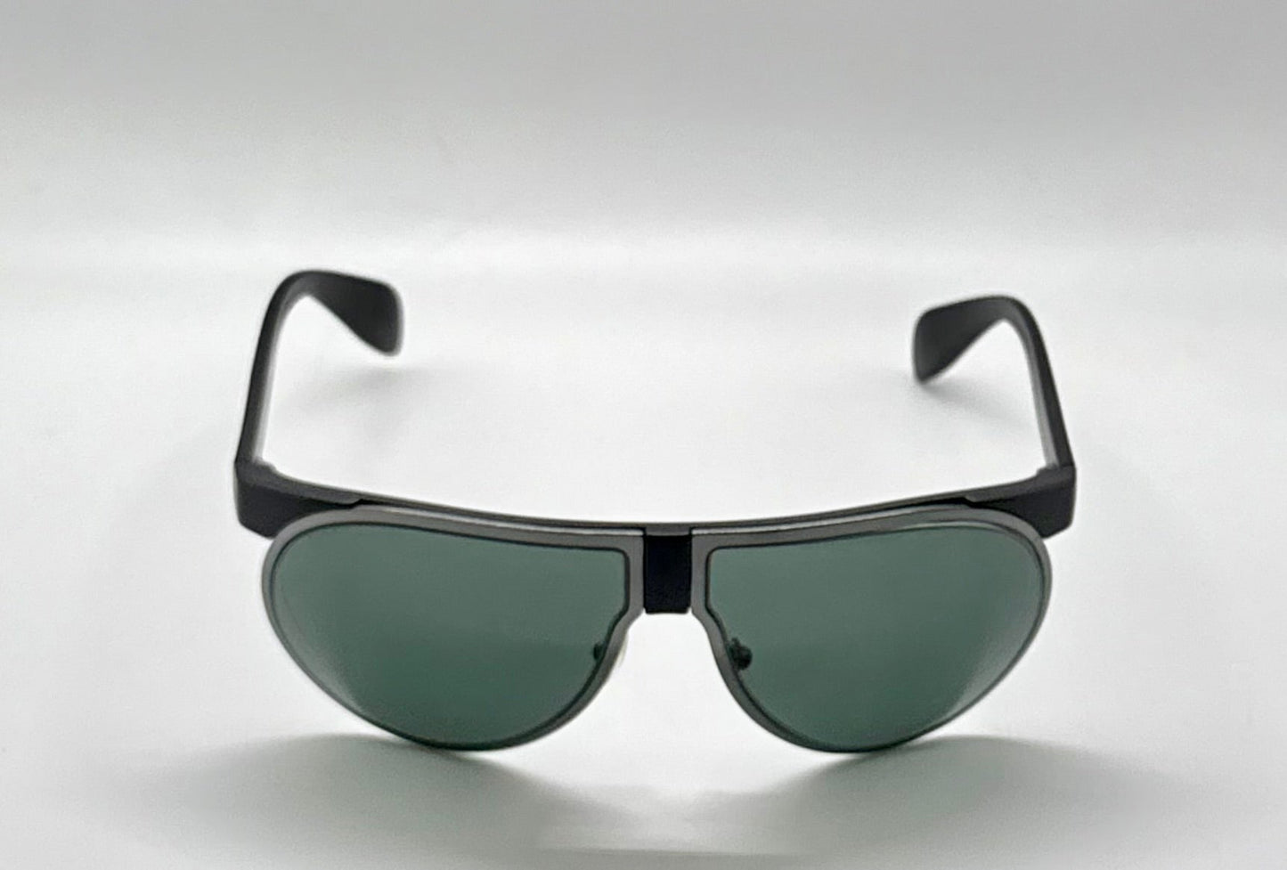 Prada SPR23P Sunglasses Deadstock Unworn Full Kit Made Italy Navigator