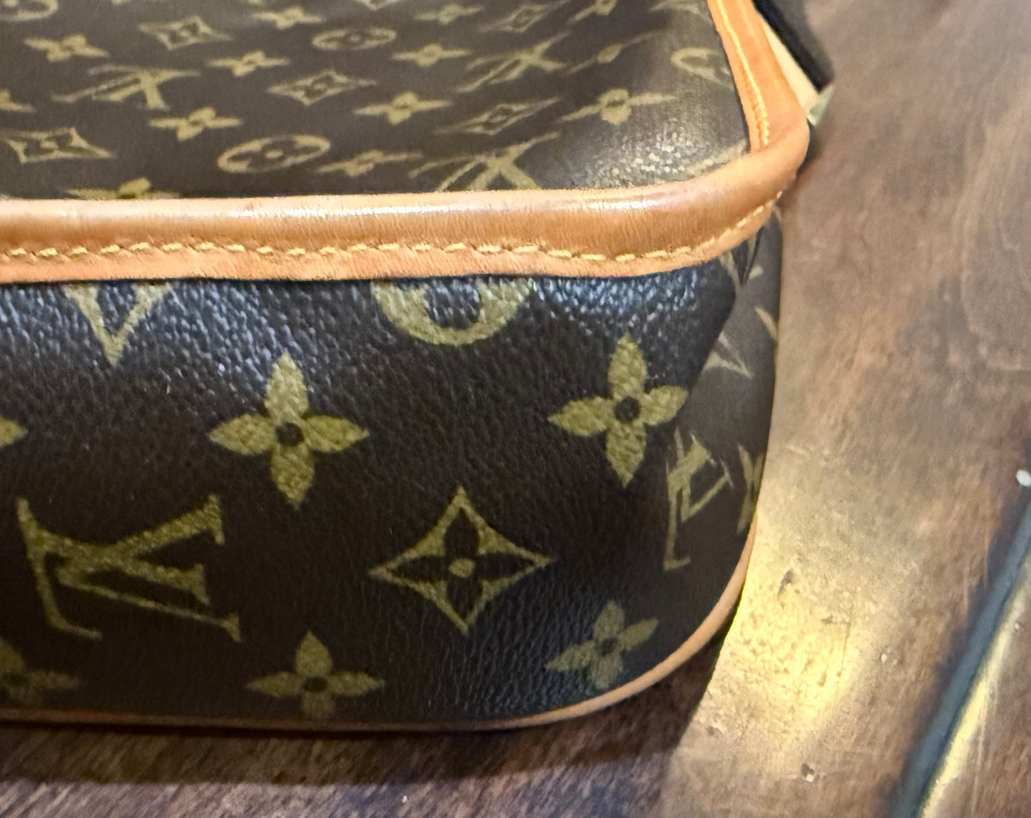 Louis Vuitton Monogram Reporter PM Crossbody Bag – Authentic 2009