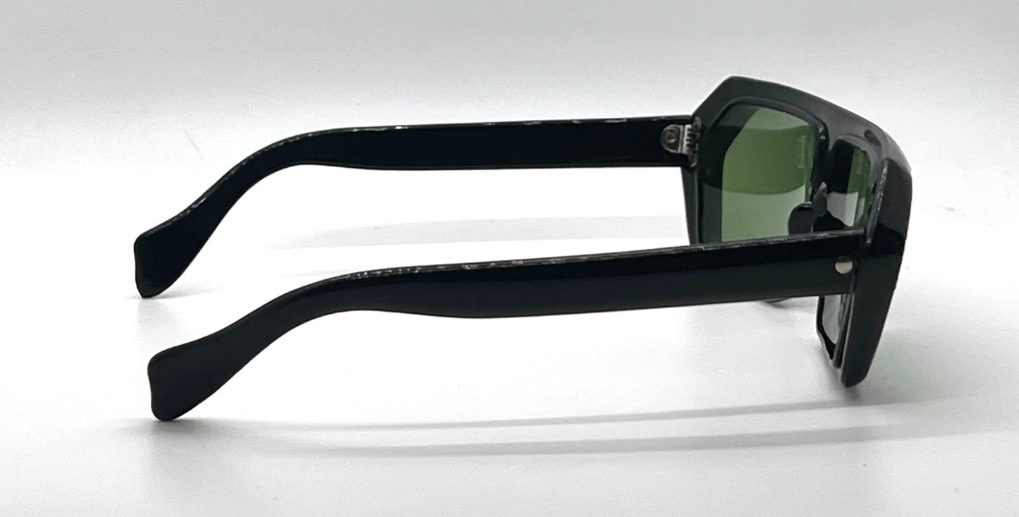 Gucci GG0341S 002 Polarized Sunglasses Unworn Made Italy 56-17
