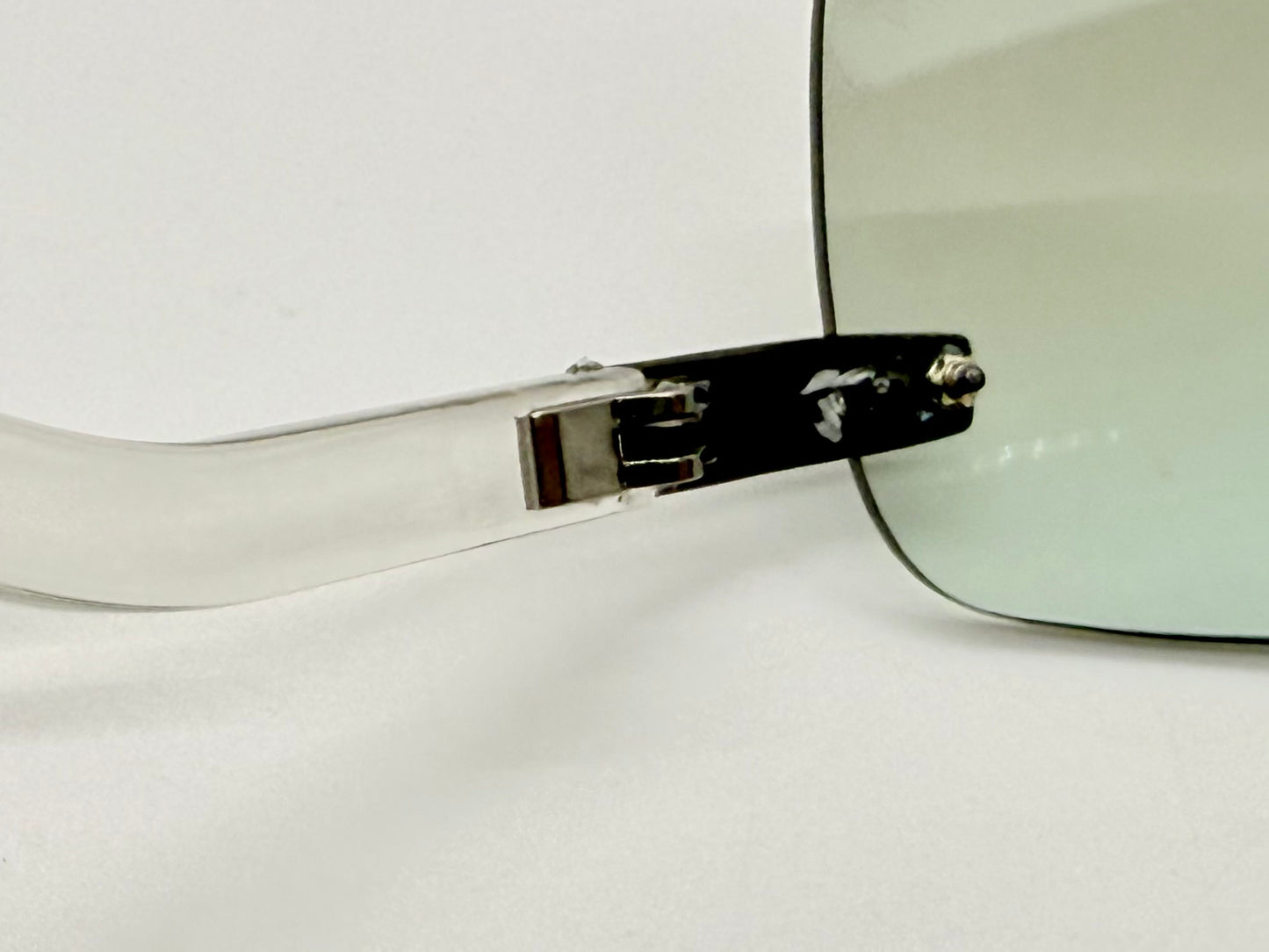 Hilton Firenze ’03 – Vintage Deadstock Y2K Rimless Sunglasses – Green Gradient Italy