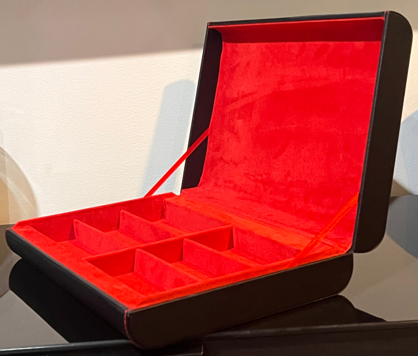 Six Frame EYEWEAR Storage w/Magnetic Closure-Black Leatherette with Red Suede Interior