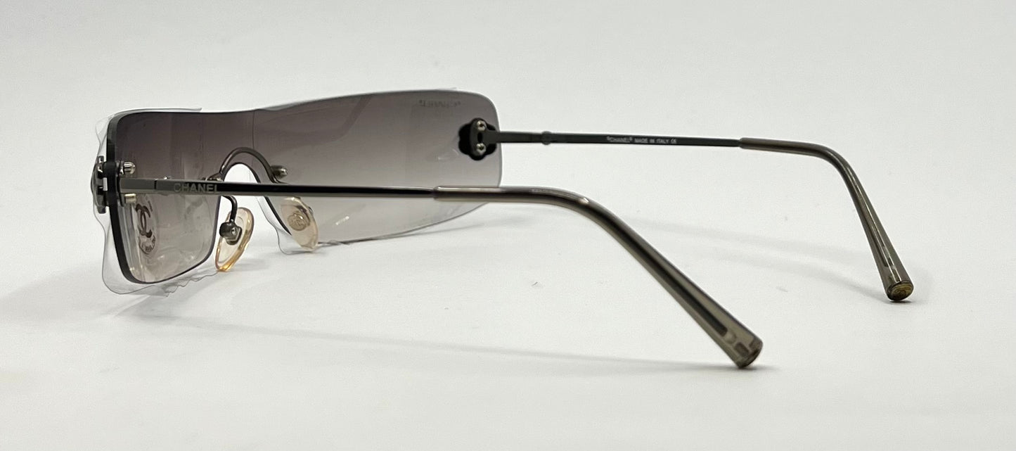 Chanel 4086 c.240/54 Shield Sunglasses Gunmetal Grey Gradient – Deadstock