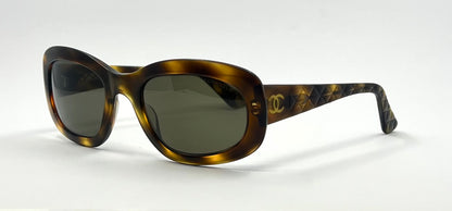 Chanel 5009 C.502/93 Tortoise Quilted Oval Y2K Vintage Sunglasses 51mm-Italy