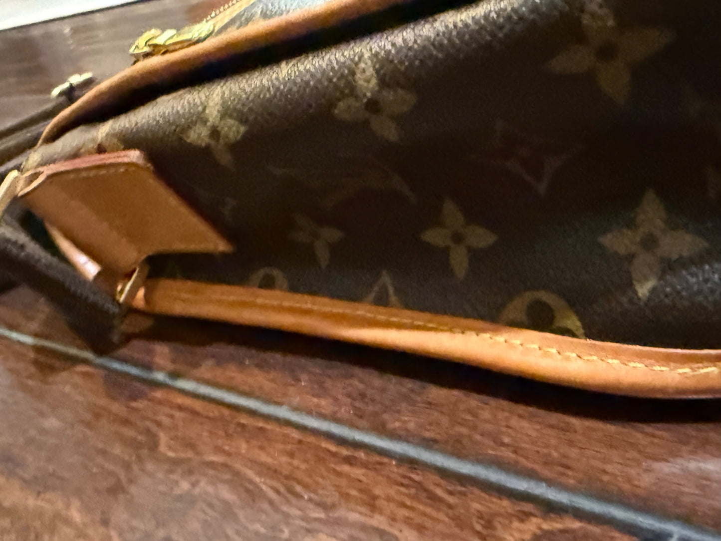 Louis Vuitton Monogram Reporter PM Crossbody Bag – Authentic 2009
