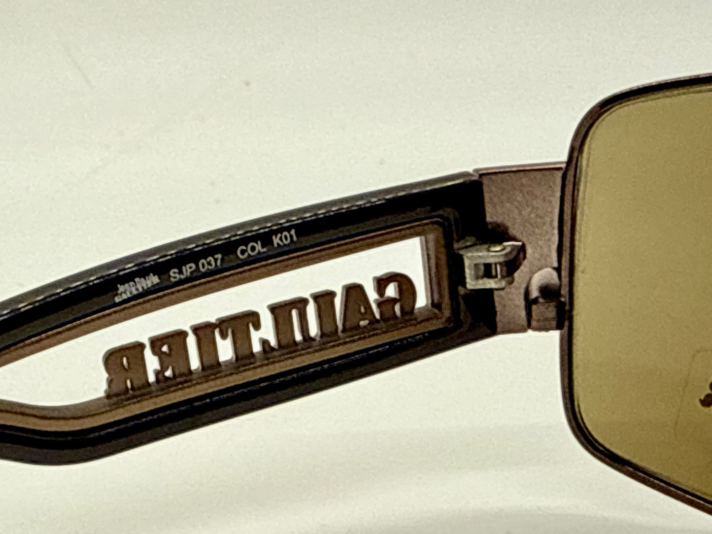 Jean Paul Gaultier SJP 037 COL K01 Sunglasses – Unworn Deadstock Full Kit