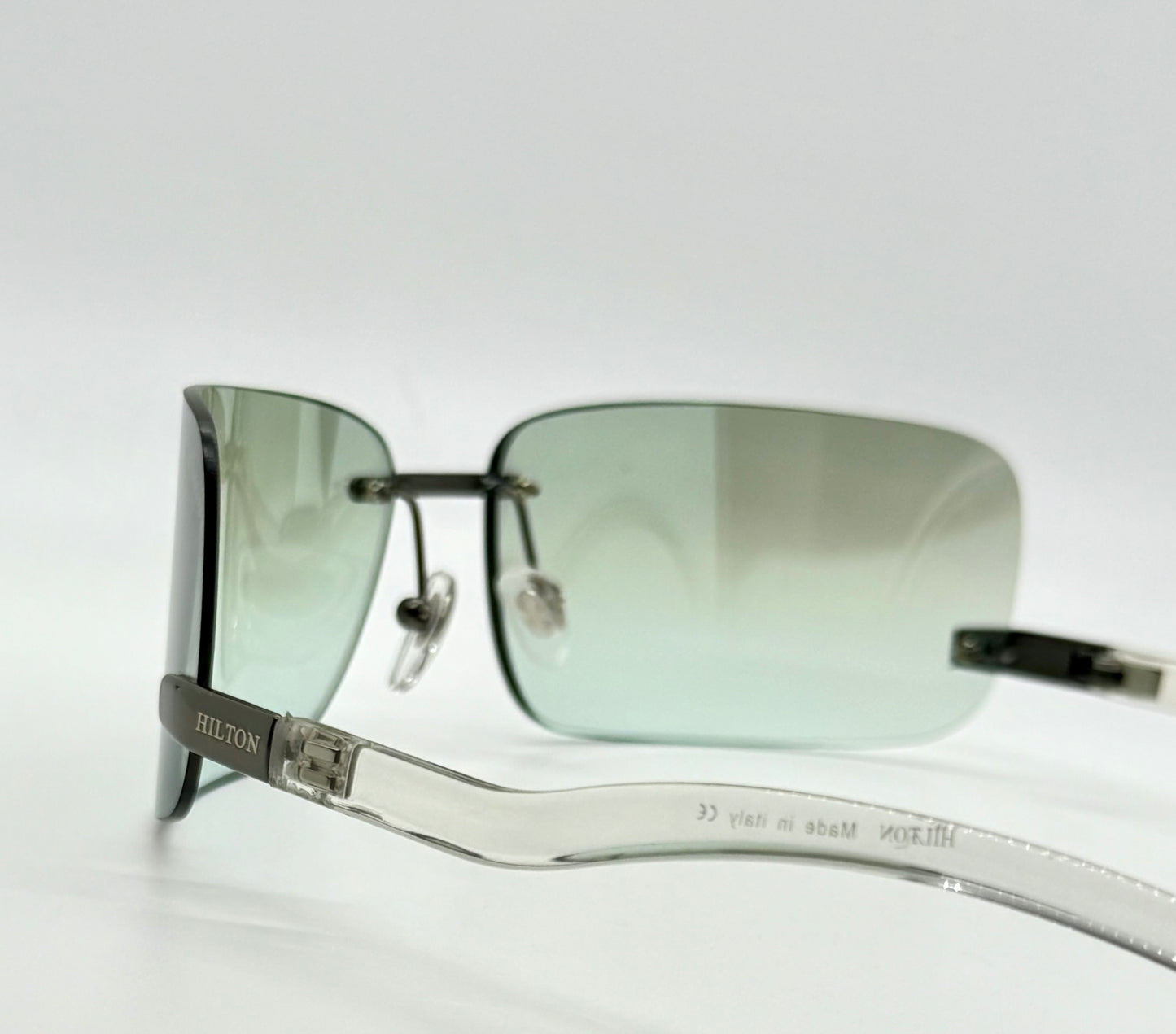 Hilton Firenze ’03 – Vintage Deadstock Y2K Rimless Sunglasses – Green Gradient Italy