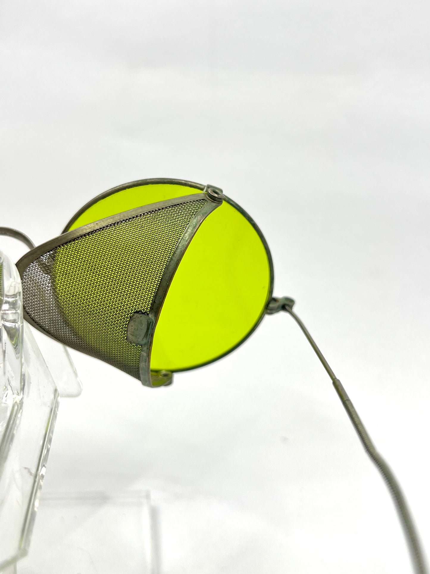 Industrial / Glacier ANTIQUE Spectacles – Green Lenses with Mesh Side Shields – c.1900