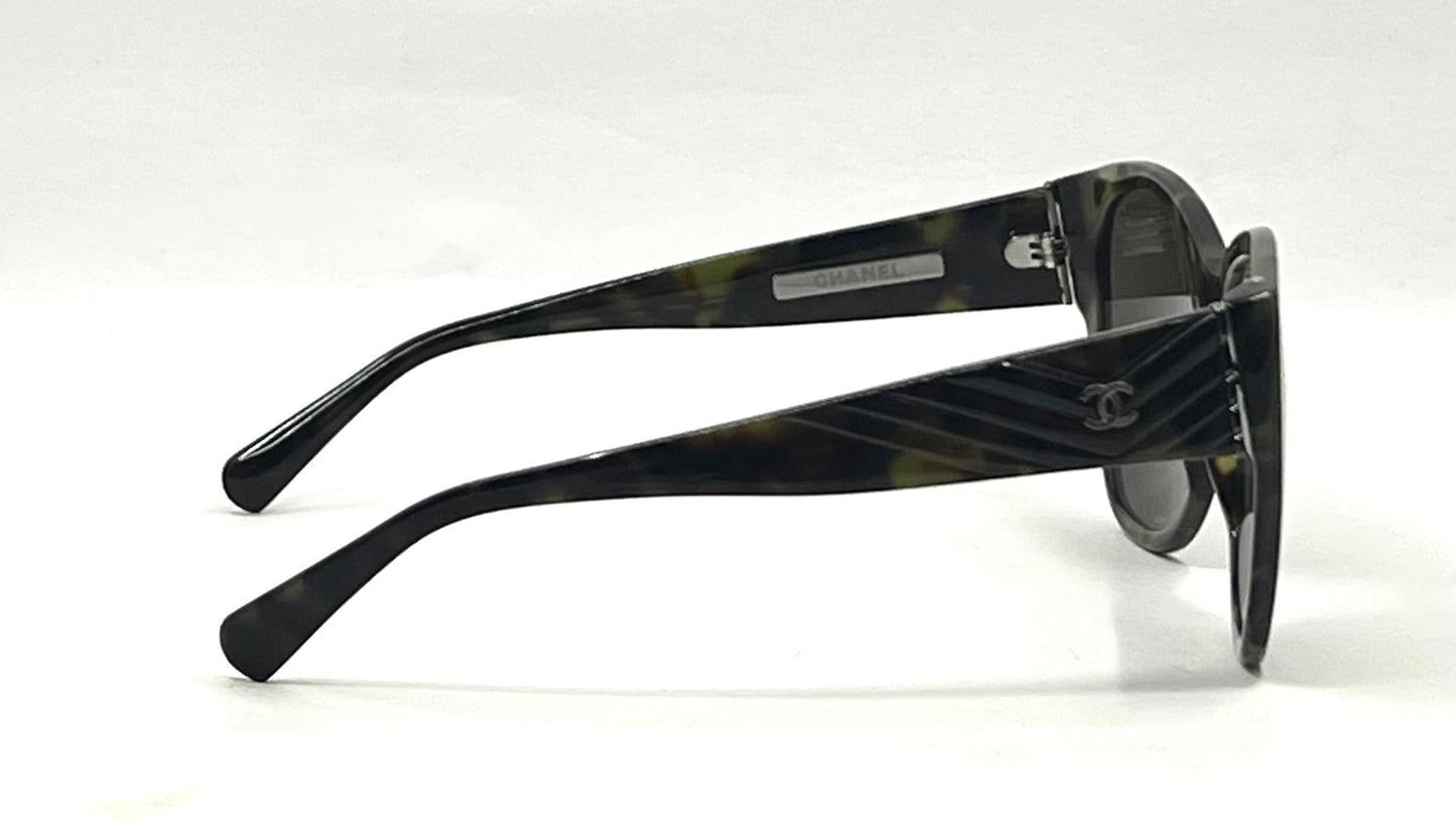 Chanel 5412 CC Logo Tortoise Sunglasses 54-19 Italy Gradient Lens Unworn