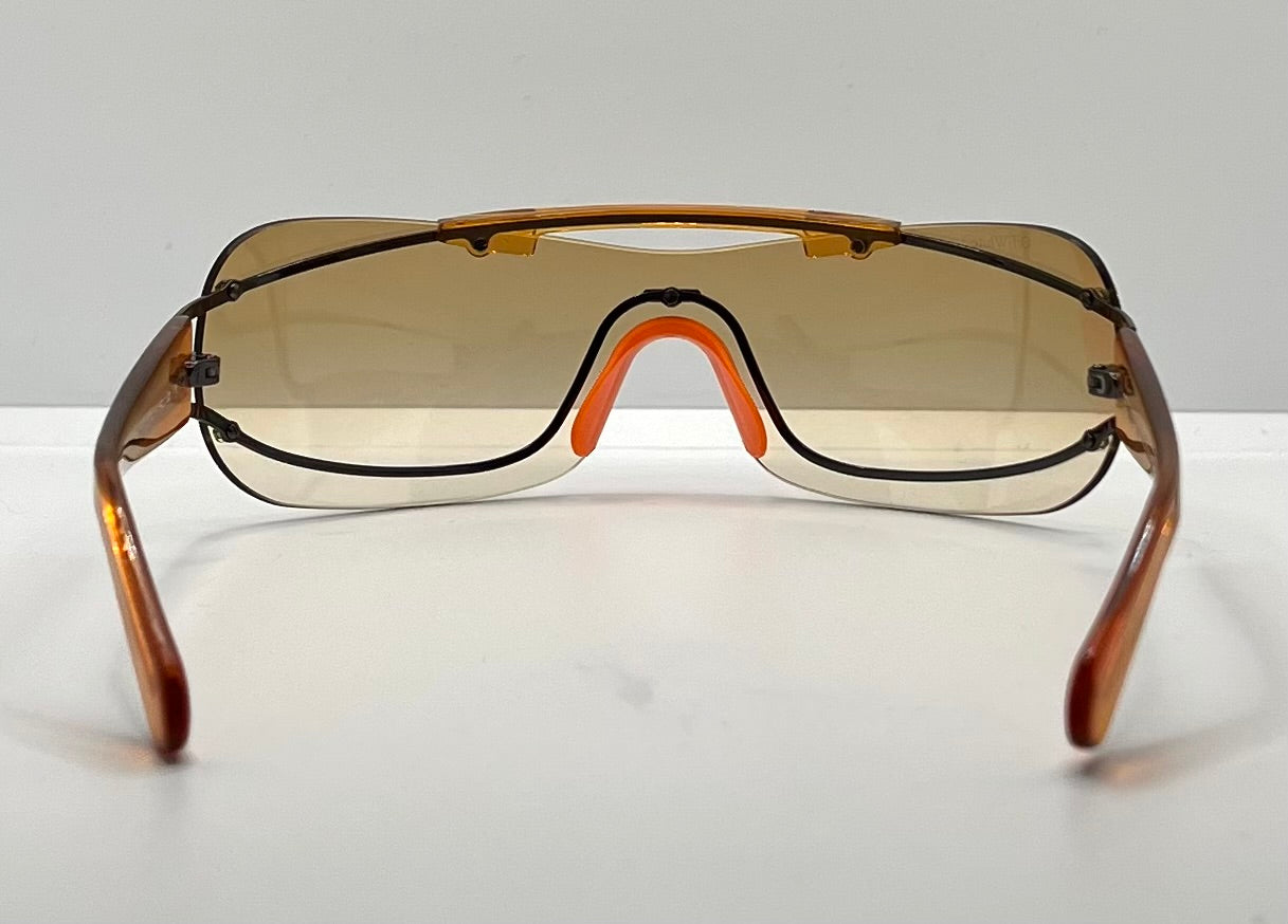 OFF-WHITE™ OERI103 7720 – Amber Shield Sunglasses

BNIB – Full Kit – Made in Italy