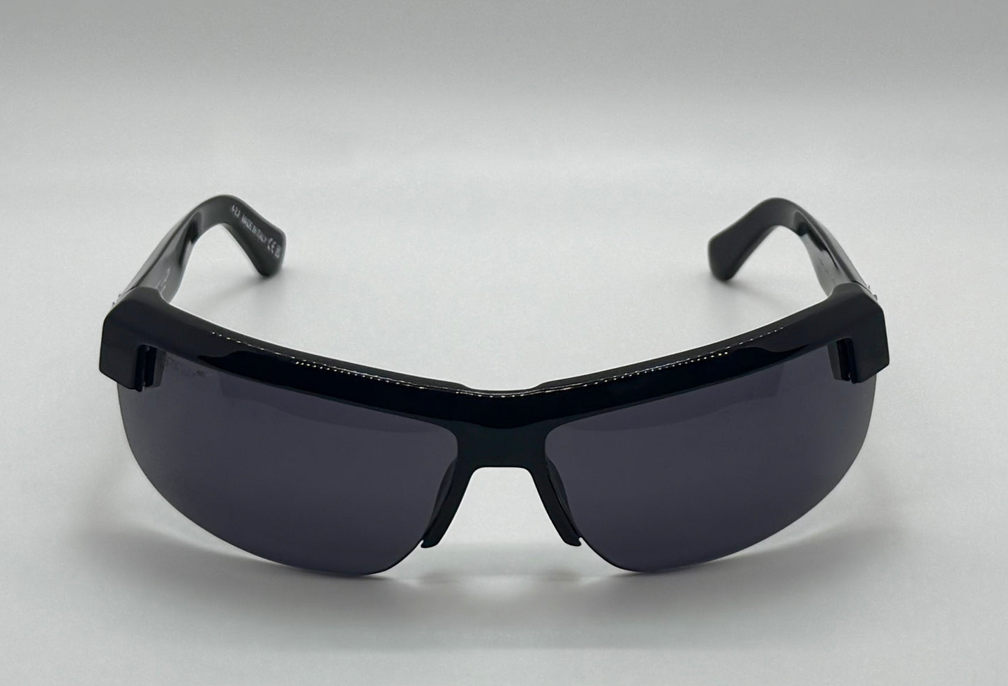 Vintage Off-White Black Shield Wraparound Sunglasses Model Oeri068 1007