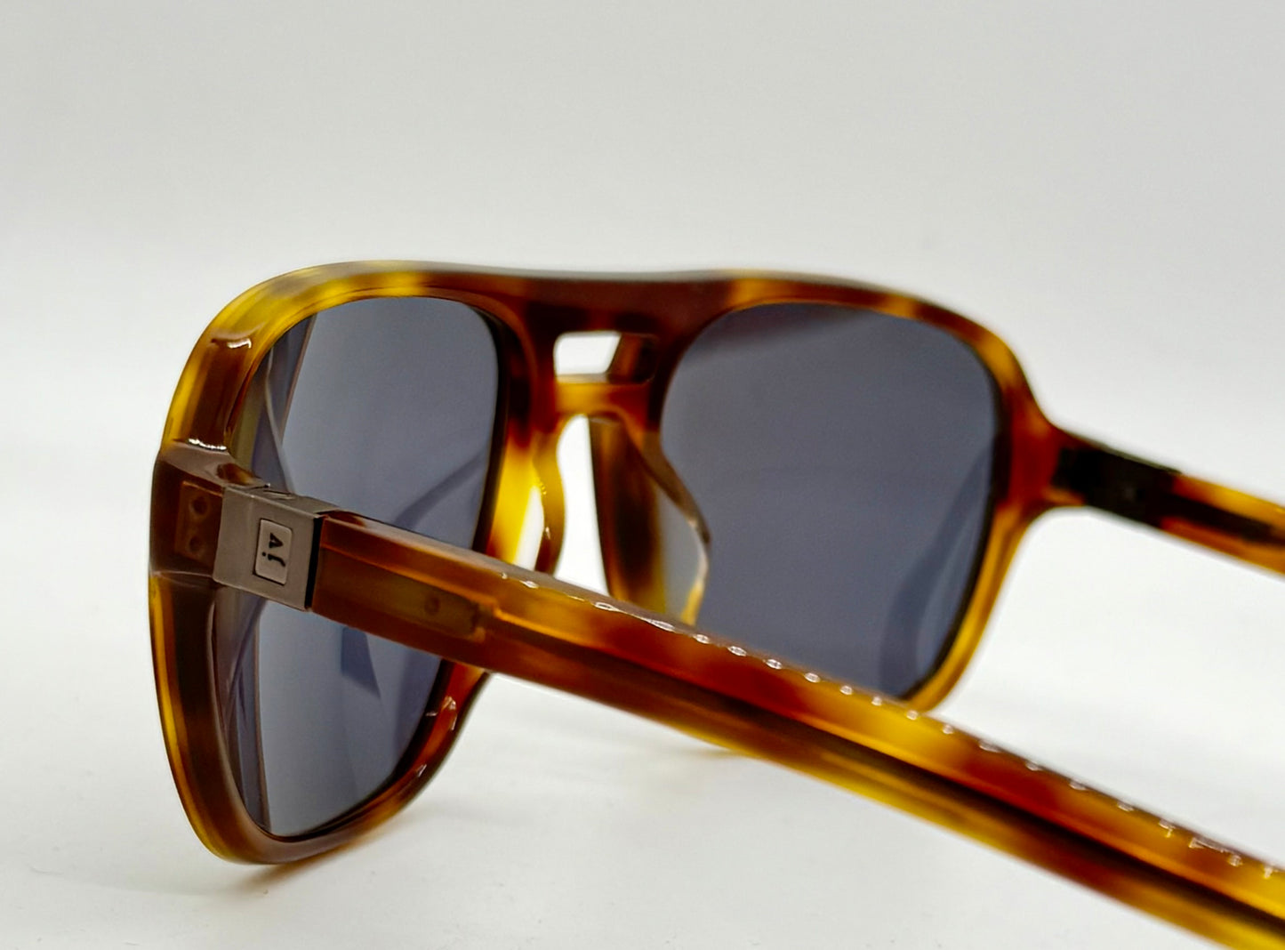 John Varvatos Classic Aviator Sunglasses-Tortoise Horn Acetate-Mirrored Gold Lenses-New|Unworn
