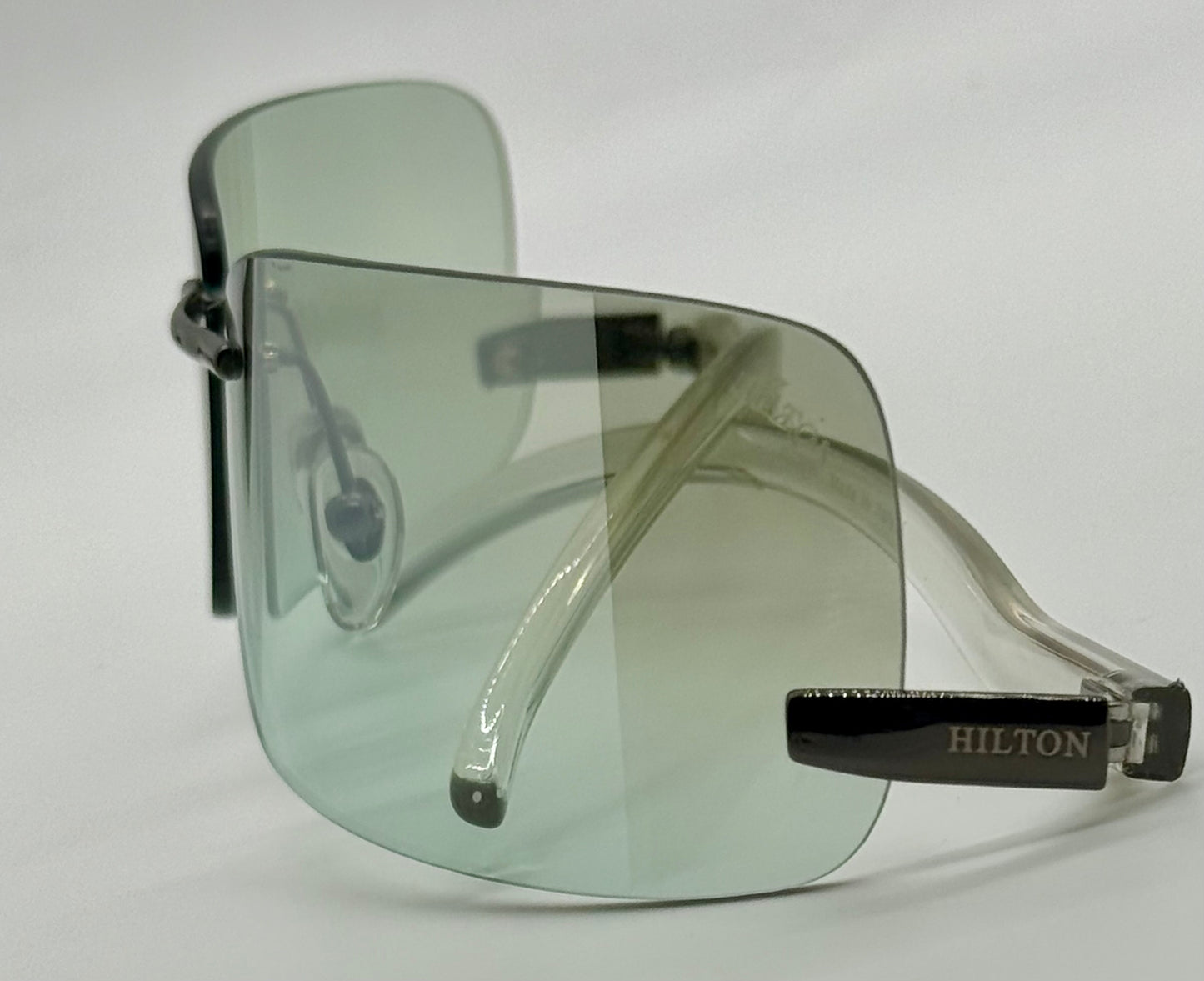 Hilton Firenze ’03 – Vintage Deadstock Y2K Rimless Sunglasses – Green Gradient Italy