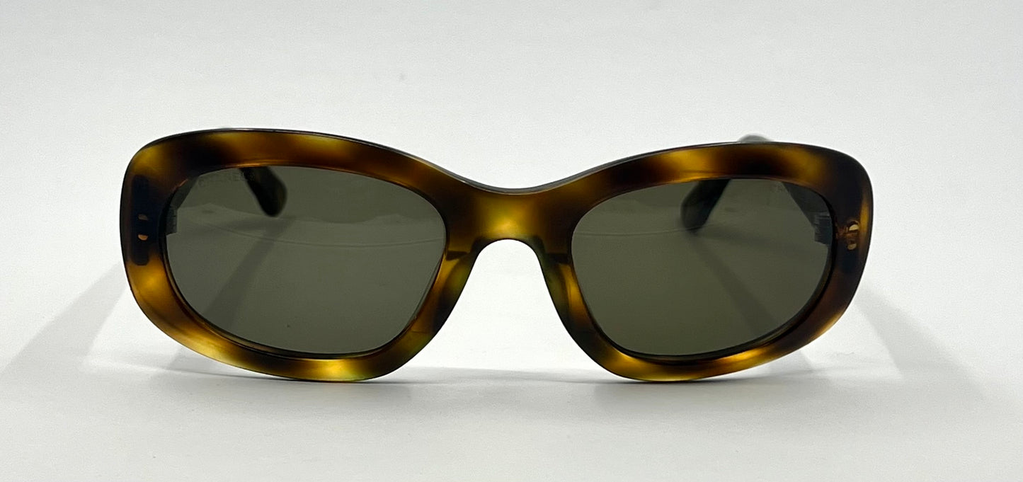 Chanel 5009 C.502/93 Tortoise Quilted Oval Y2K Vintage Sunglasses 51mm-Italy