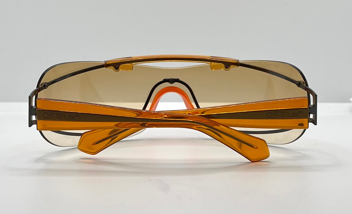OFF-WHITE™ OERI103 7720 – Amber Shield Sunglasses

BNIB – Full Kit – Made in Italy