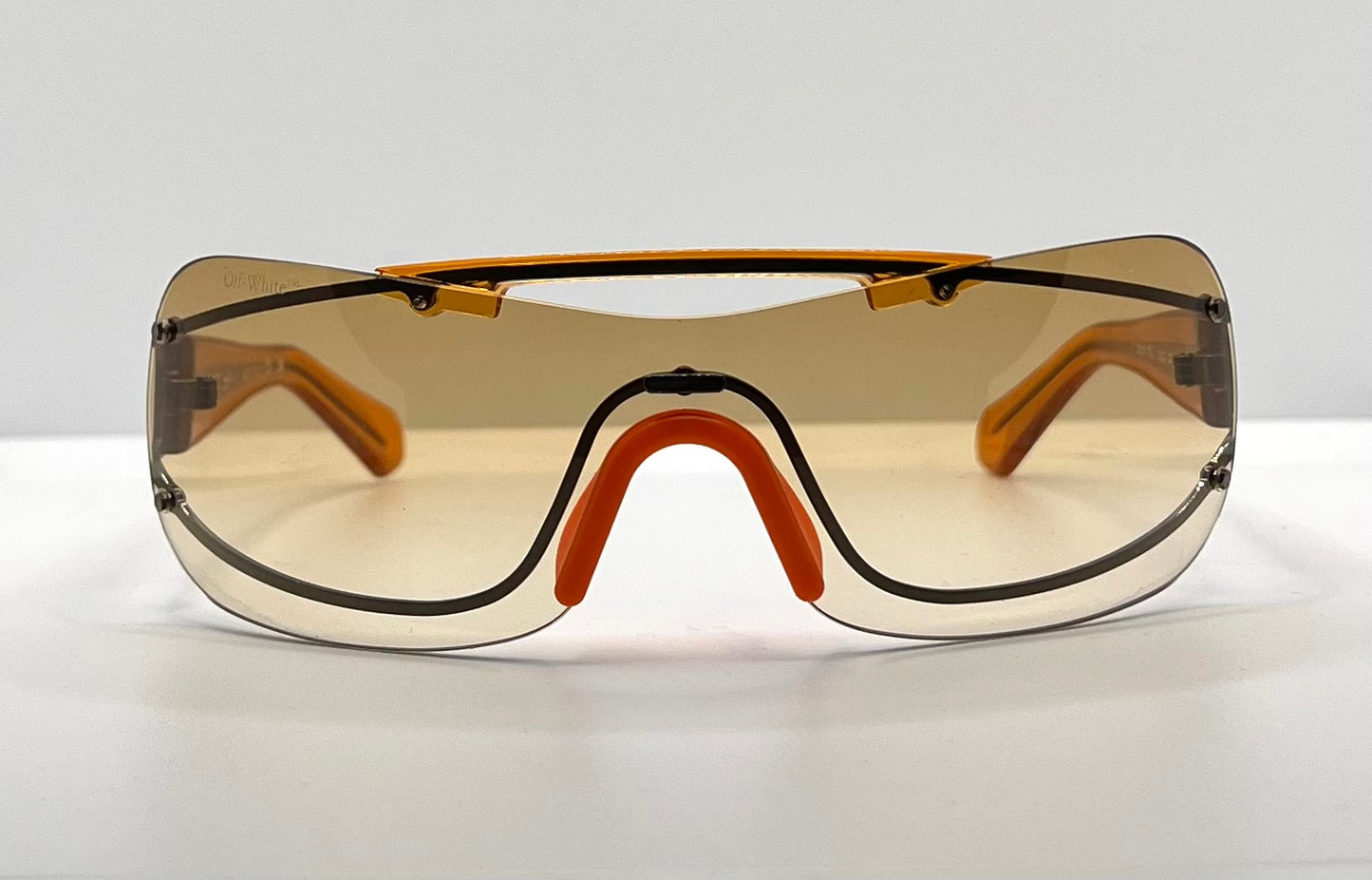 OFF-WHITE™ OERI103 7720 – Amber Shield Sunglasses

BNIB – Full Kit – Made in Italy