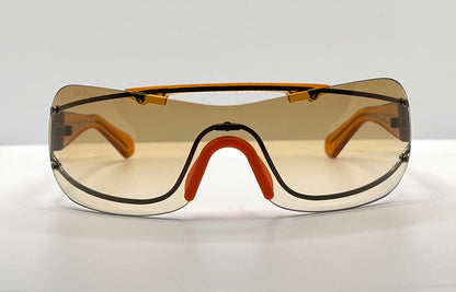 OFF-WHITE™ OERI103 7720 – Amber Shield Sunglasses

BNIB – Full Kit – Made in Italy