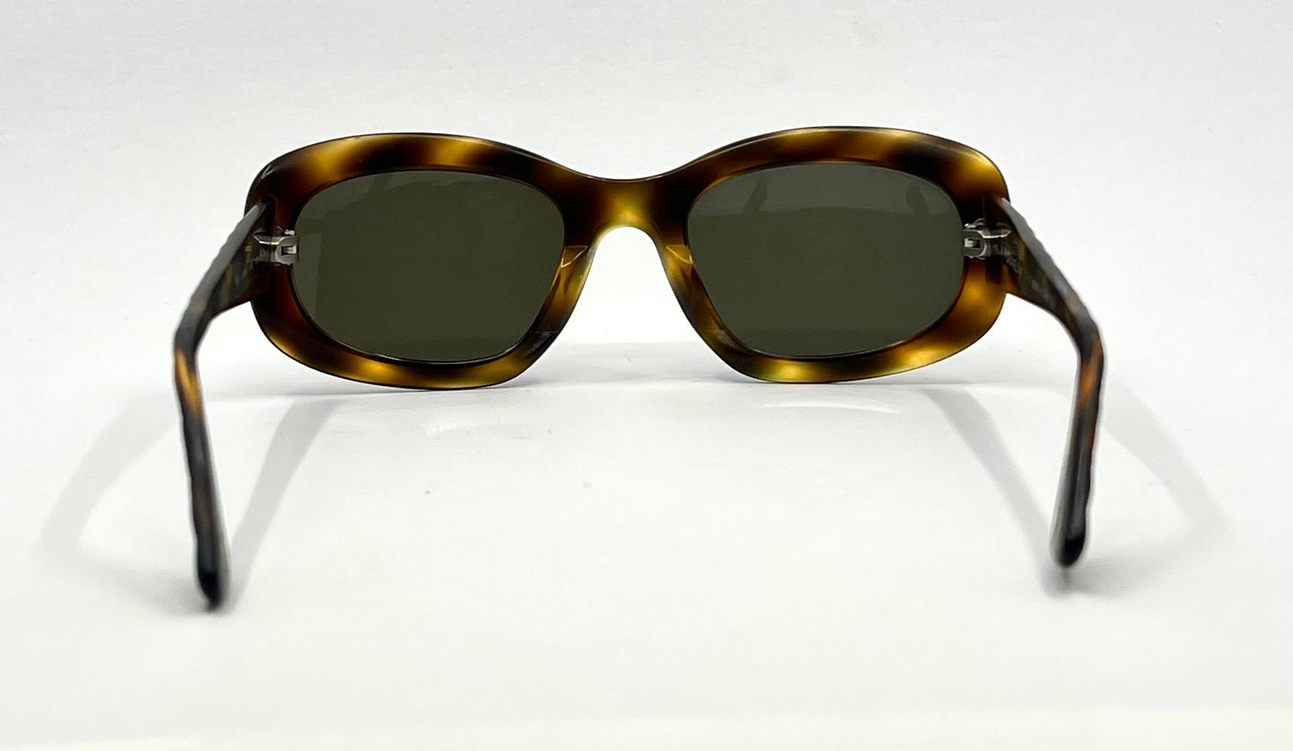 Chanel 5009 C.502/93 Tortoise Quilted Oval Y2K Vintage Sunglasses 51mm-Italy
