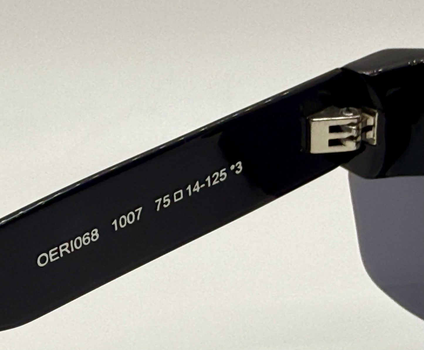 Vintage Off-White Black Shield Wraparound Sunglasses Model Oeri068 1007