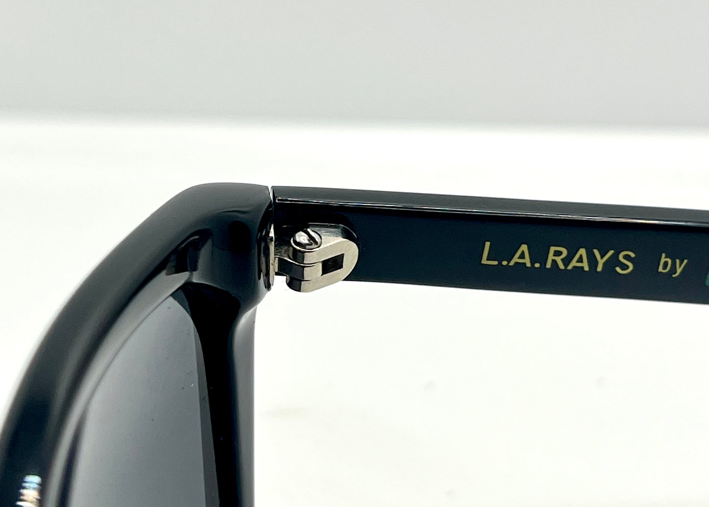 John Baldessari x Freeway Eyewear – “I Will Not Look at Any More Boring Art” – L.A. Rays Artist Series – Rare C1 – Full Kit-Unworn