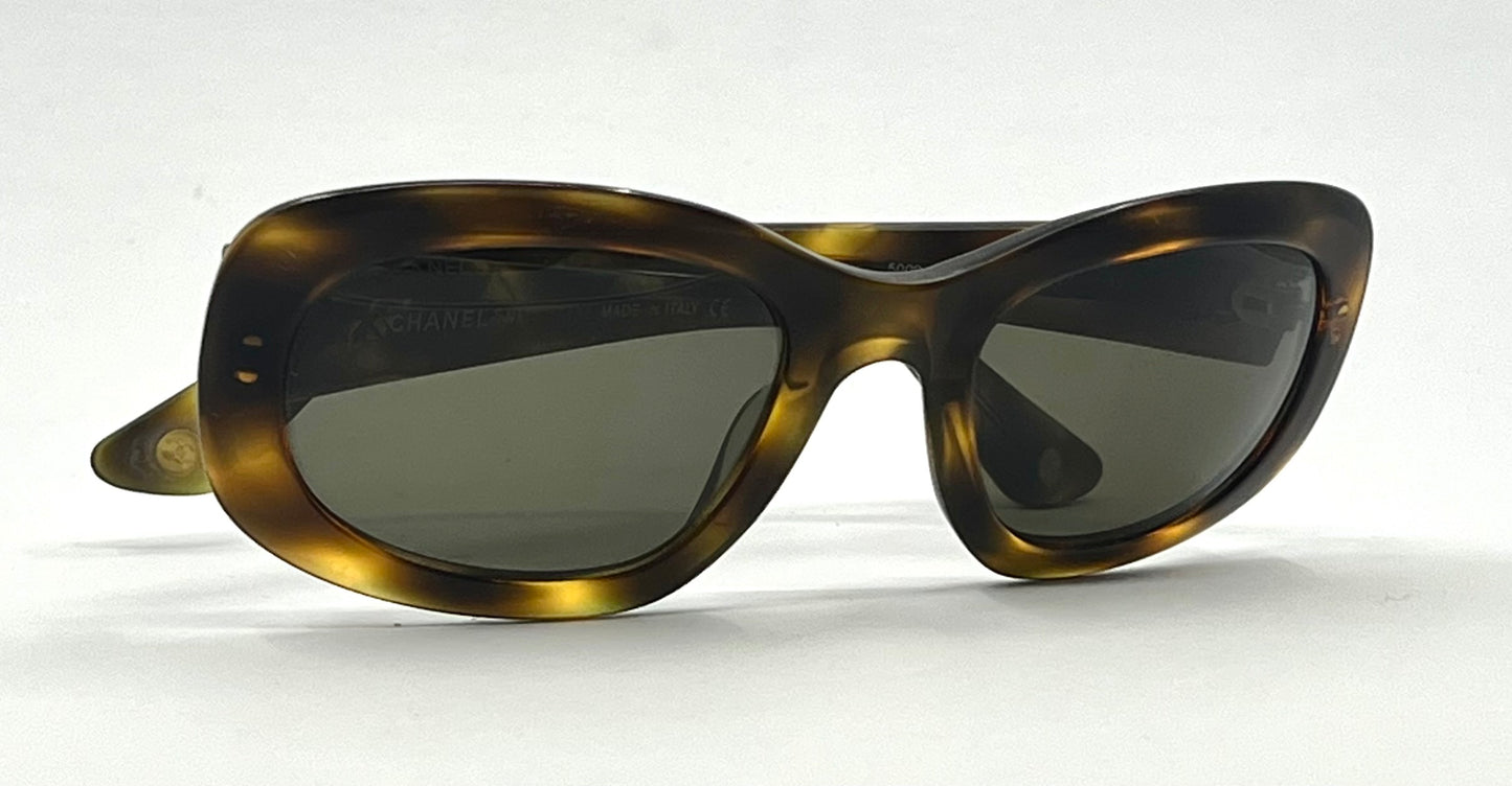 Chanel 5009 C.502/93 Tortoise Quilted Oval Y2K Vintage Sunglasses 51mm-Italy