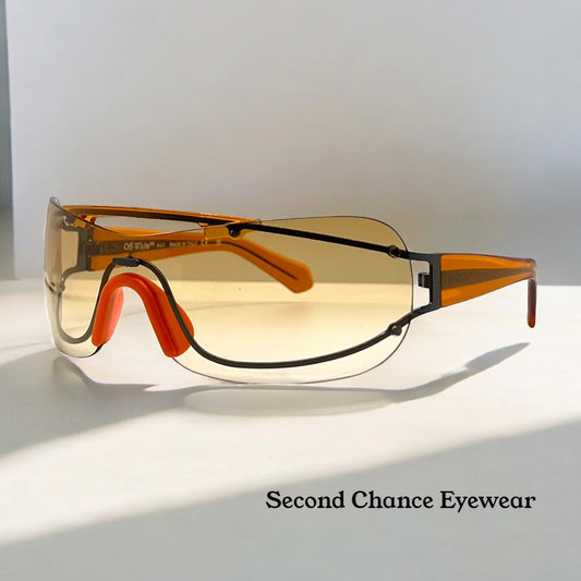 OFF-WHITE™ OERI103 7720 – Amber Shield Sunglasses

BNIB – Full Kit – Made in Italy