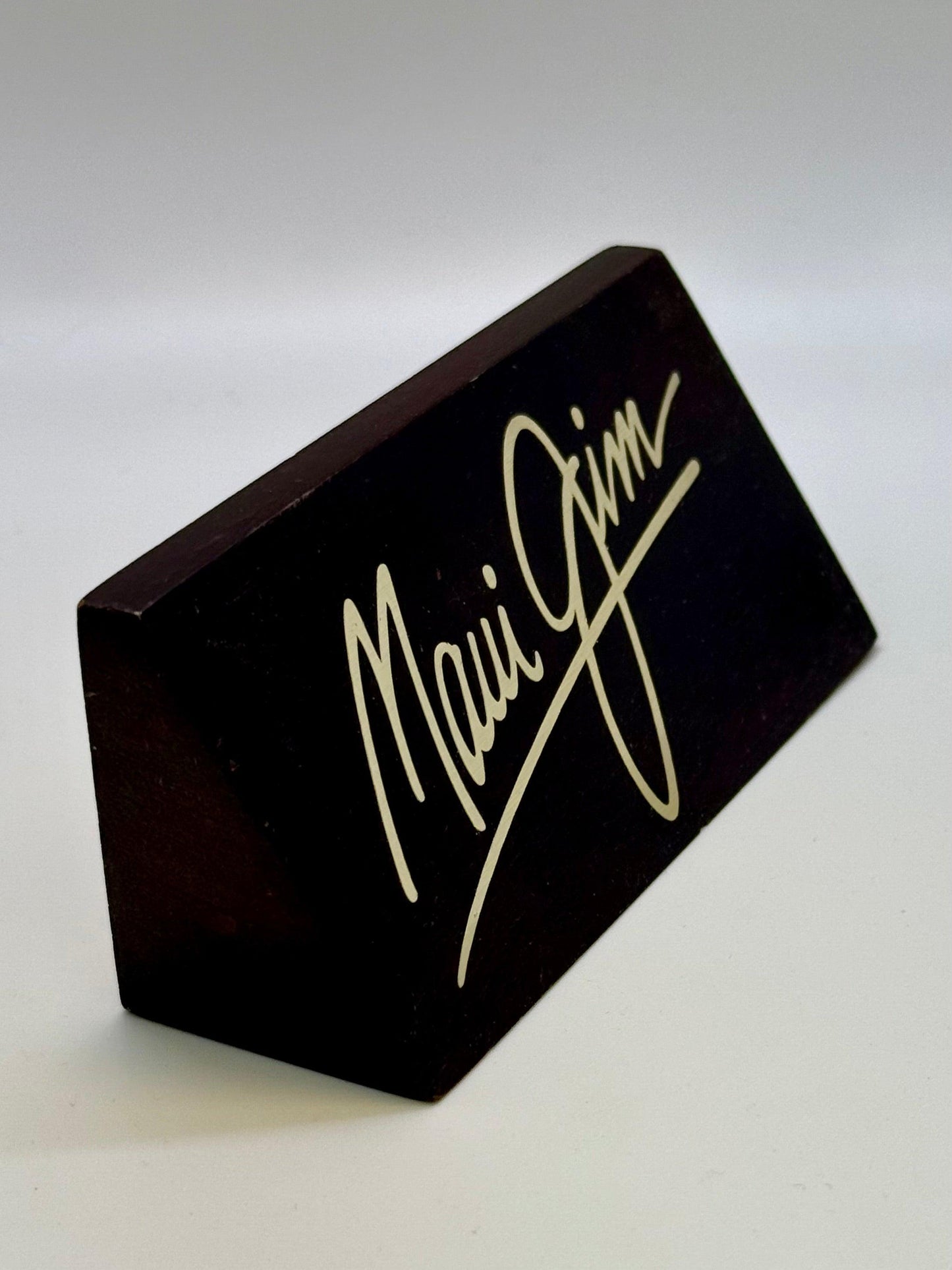Pre-Owned Maui Jim Retail Display Sign - Lacquered Wood with Gold Logo